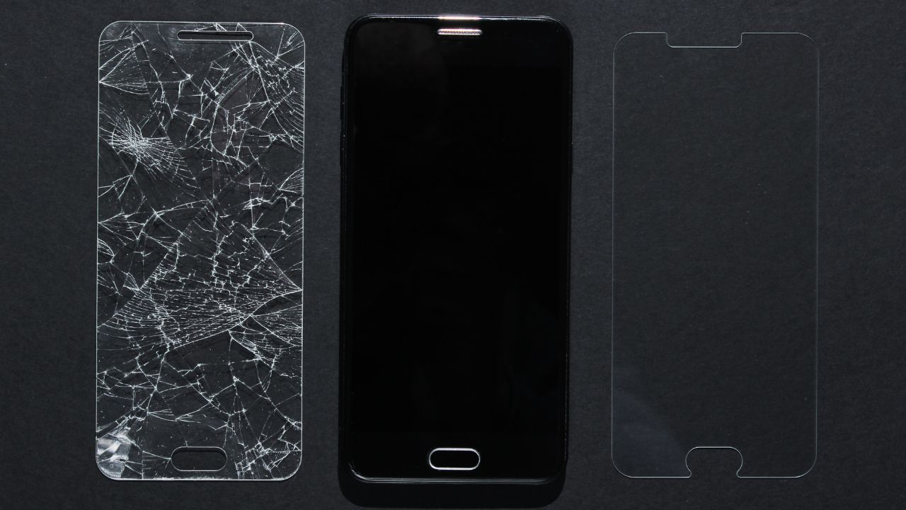 What to Do When Your Phone Screen Cracks